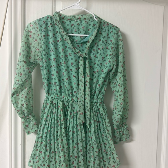 Dress - Picture 1 of 4